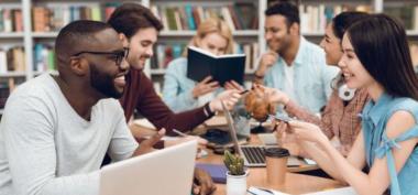 Esensi Sosial Media Marketing dalam Dominasi Pasar Digital