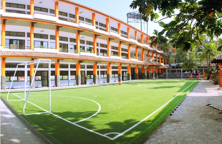 Peran Bidan dan Tenaga Medis dalam Menjaga Kesehatan Santri di Boarding School Al Masoem Bandung
