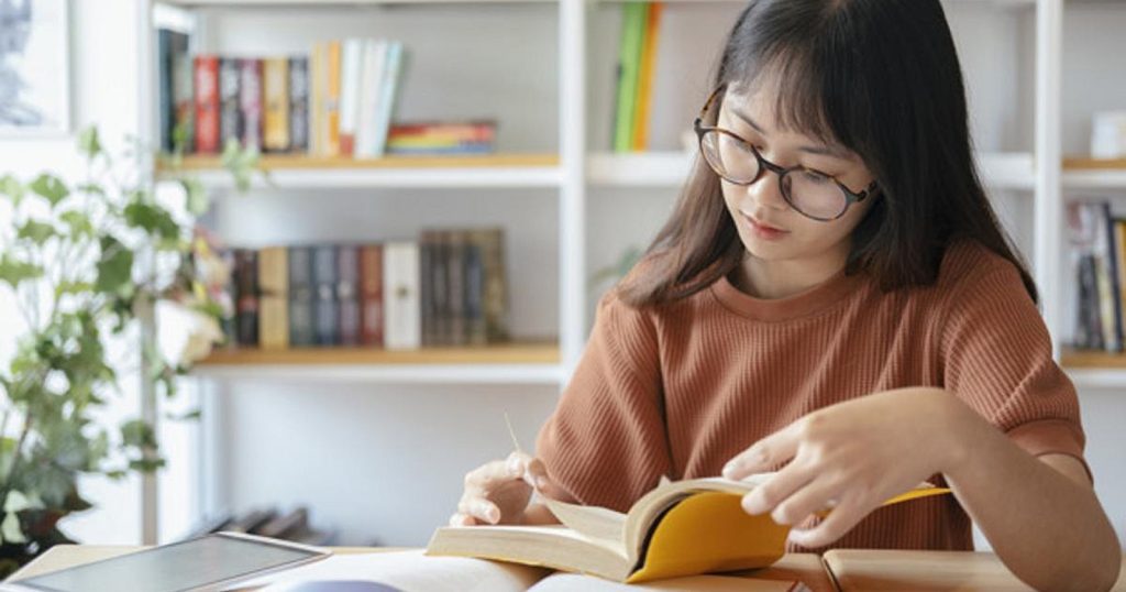 Mengapa Anak-anak Perlu Mengenal Antonim Baru Sejak Dini