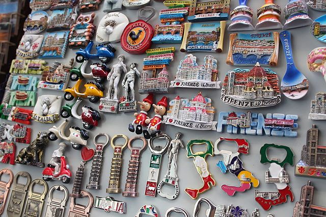 Meningkatkan Penjualan Melalui Sosmed: Peluang Bisnis Souvenir Unik