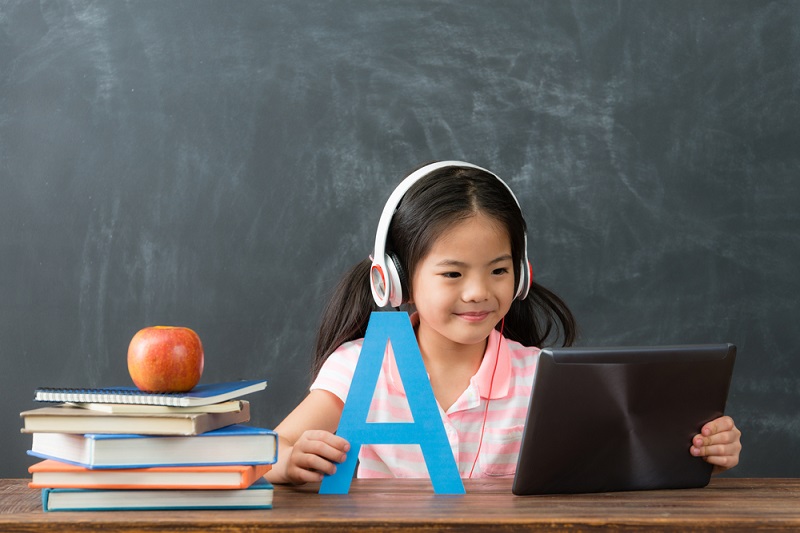 Evaluasi Efektivitas Belajar Online Untuk Anak Selama Setahun Terakhir